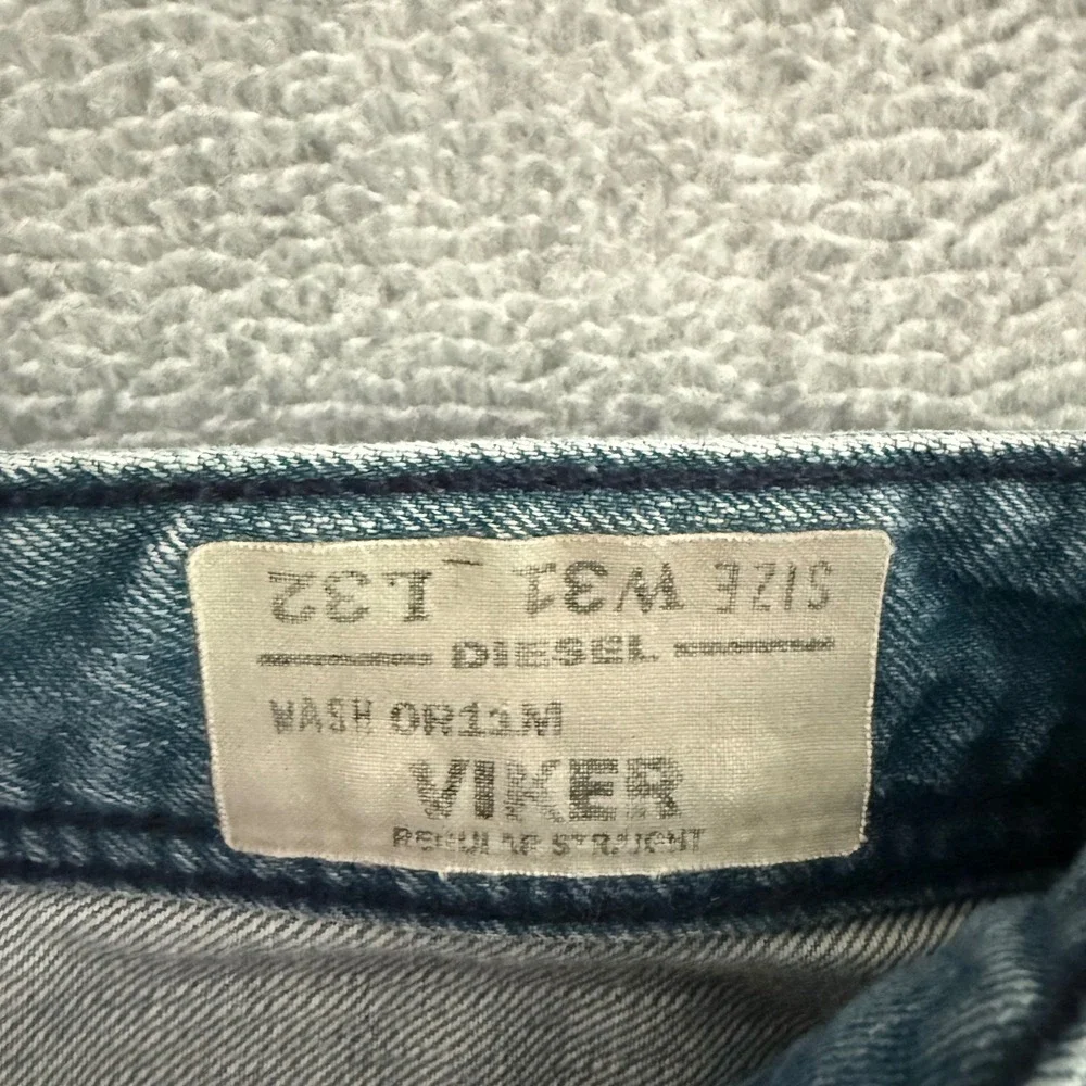 Diesel Viker Mens 31x32 Regular Straight Leg Distressed Light Wash Jeans